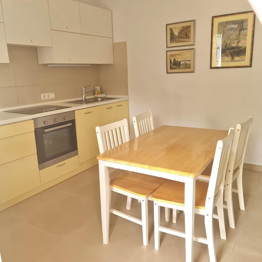 Apartmani Val พูลา ภายนอก รูปภาพ